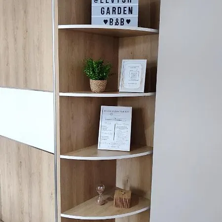 Elvish Garden Boutique לינה וארוחת בוקר 4*