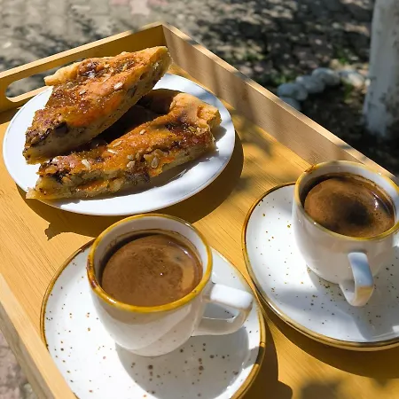 Elvish Garden Boutique לינה וארוחת בוקר 4*