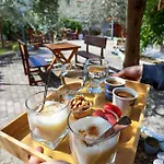 Bed & Breakfast Elvish Garden Boutique 4*