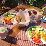 Bed & Breakfast Elvish Garden Boutique