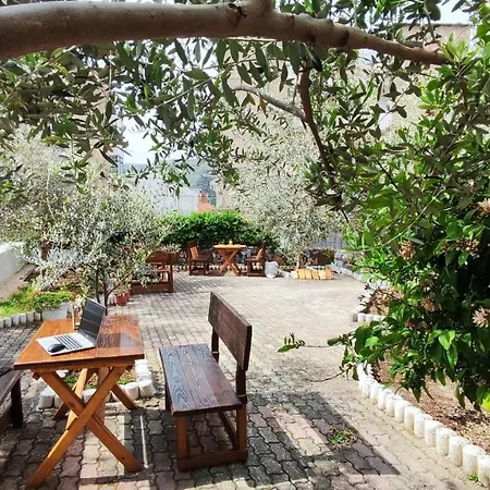 Elvish Garden Boutique 4* Berat