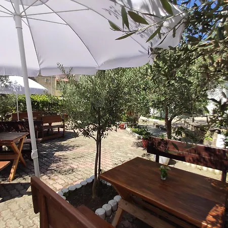 Panzió Elvish Garden Boutique Berat