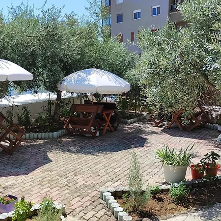 Panzió Elvish Garden Boutique Berat