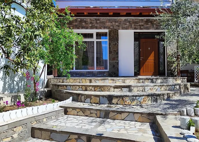 Alojamento de Acomodação e Pequeno-almoço Elvish Garden Boutique 4*